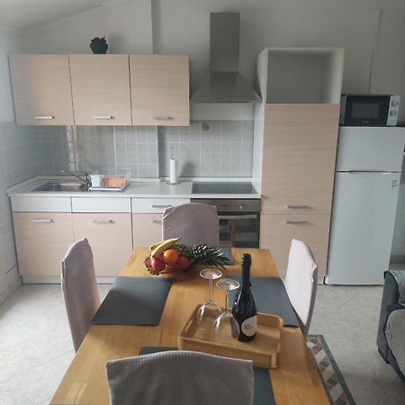Apartman Andela Labinci Eksteriør billede